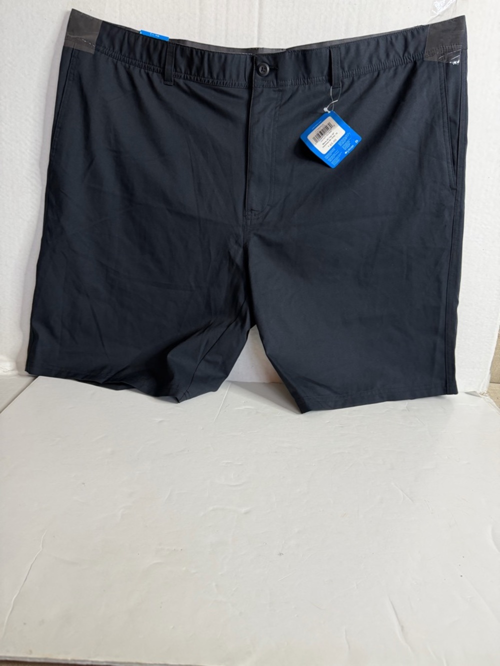 NWT Columbia Men’s plus size Performance Stretch Shorts in dark blue size 48